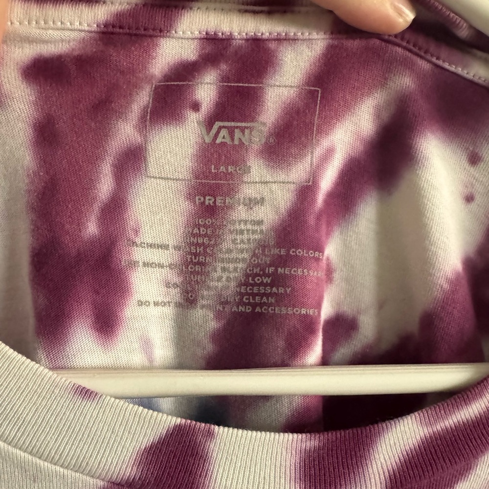 LIKE NEW VANS SHIRT SIZE LARGE - Picture 2 of 4